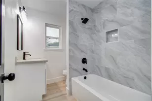 12011 Cherry Point Dr, Mont Belvieu, TX 77535 - Photo 25