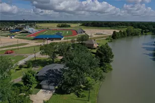 108 Lakeshore Dr, Wharton, TX 77488 - Photo 31