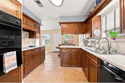 10126 Sagegreen Drive, Houston, TX 77089 - Photo 13