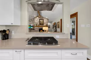 2919 N Peach Hollow Cir, Pearland, TX 77584 - Photo 11