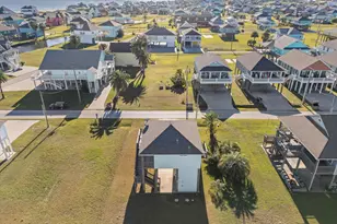 960 Crane Ln, Port Bolivar, TX 77650 - Photo 23