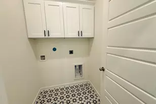 3210 Emeral Hills Dr, Angleton, TX 77515 - Photo 11