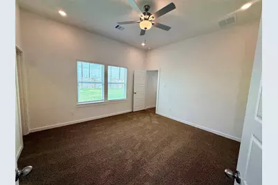 3210 Emerald Hills Dr, Angleton, TX 77515 - Photo 9