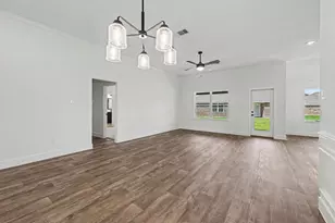 8 Keystone Ct, Angleton, TX 77515 - Photo 7
