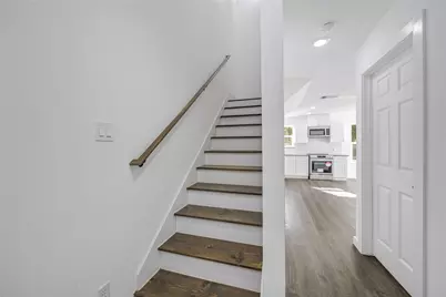 5719 Polly A/B Street, Houston, TX 77016 - Photo 7