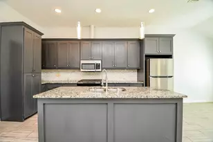 6747 England St, Houston, TX 77021 - Photo 5