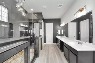 4914 Thunder Creek Ln, Sugar Land, TX 77479 - Photo 11