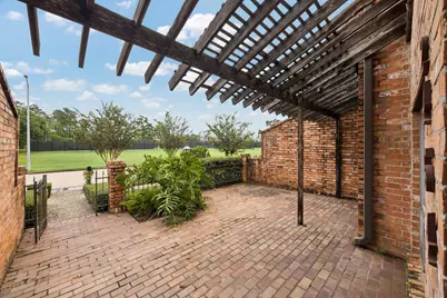 2454 Country Club Drive, Pearland, TX 77581 - Photo 9