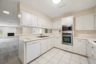2454 Country Club Dr, Pearland, TX 77581 - Photo 3