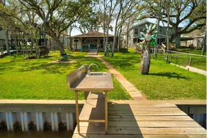 929 Private Road 652, Sargent, TX 77414 - Photo 23