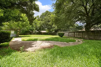 8222 Bayou Forest Drive, Houston, TX 77088 - Photo 13