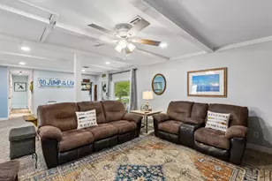 220 Teal Cir, Livingston, TX 77351 - Photo 9