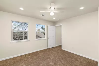 7750 Avenue J, Houston, TX 77012 - Photo 23