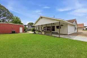 5320 Lincoln Ave, Groves, TX 77619 - Photo 39