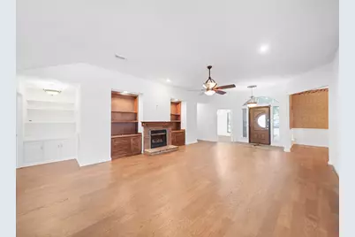 2711 N Peach Hollow Circle, Pearland, TX 77584 - Photo 5