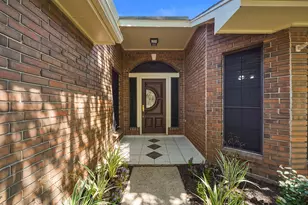 2711 N Peach Hollow Cir, Pearland, TX 77584 - Photo 1