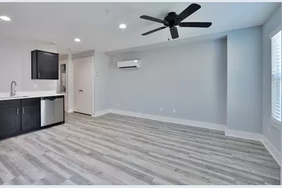 715 W 13th Street #E, Houston, TX 77008 - Photo 3