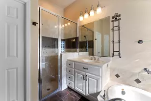 31 N Warbler Bend Cir, The Woodlands, TX 77382 - Photo 19