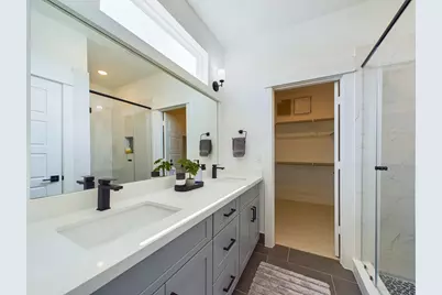 8319 Springwood Canyon Lane, Houston, TX 77055 - Photo 25