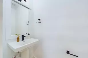 8319 Springwood Cyn Ln, Houston, TX 77055 - Photo 15