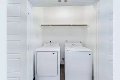 8319 Springwood Canyon Lane, Houston, TX 77055 - Photo 17