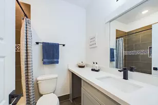 8319 Springwood Cyn Ln, Houston, TX 77055 - Photo 17