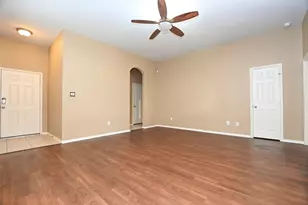 2123 Castle Gardens Ln, Katy, TX 77449 - Photo 3