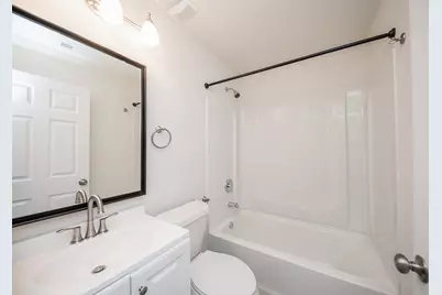 5042 Mallow Street #B, Houston, TX 77033 - Photo 7