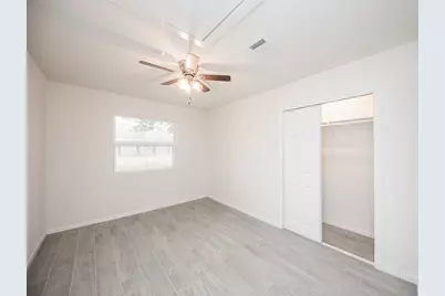 5042 Mallow Street #B, Houston, TX 77033 - Photo 7