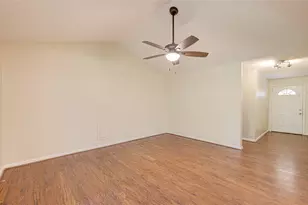 5730 Southminster Dr, Houston, TX 77035 - Photo 13