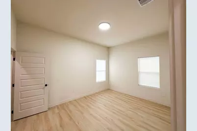 326 Clearwater Street #D, Houston, TX 77029 - Photo 9