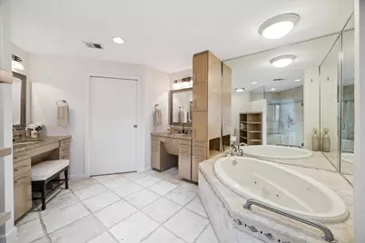 5050 Woodway Drive #2D, Houston, TX 77056 - Photo 19