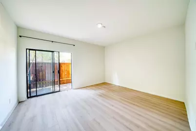 11711 Memorial Drive #573, Houston, TX 77024 - Photo 21