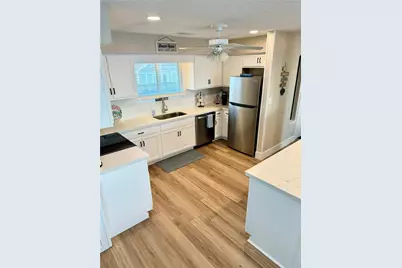 12508 E Buena Vista Drive, Galveston, TX 77554 - Photo 21