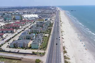 7000 Seawall Blvd, Galveston, TX 77551 - Photo 31