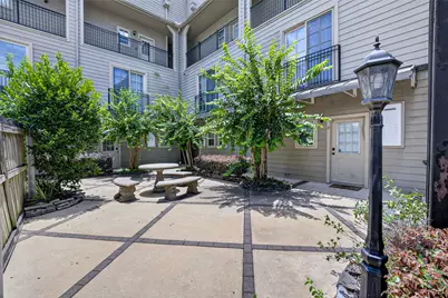 2216 Chenevert Street #7, Houston, TX 77003 - Photo 17