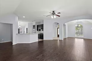 4019 Applerock Dr, Baytown, TX 77521 - Photo 9