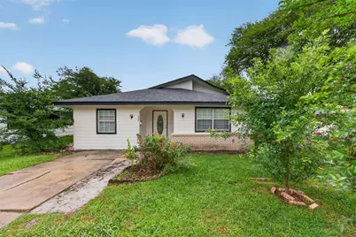 907 S 3rd Street, La Porte, TX 77571 - Photo 1