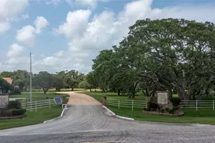 13 Center Tree Dr, Palacios, TX 77465 - Photo 7