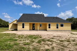 13 Center Tree Dr, Palacios, TX 77465 - Photo 3