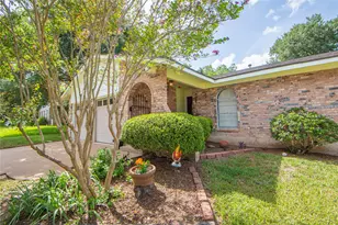 1003 Lawndale Ave, Brenham, TX 77833 - Photo 3