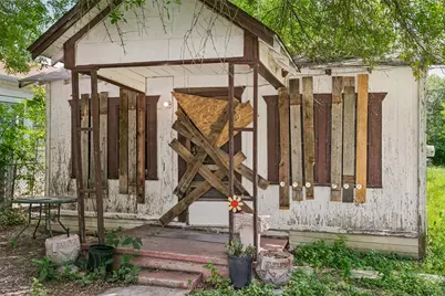 904 S San Joaquin Avenue, San Antonio, TX 78237 - Photo 7