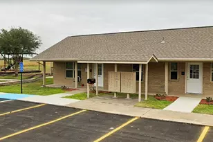 500 W Freeman St, Mathis, TX 78368 - Photo 7