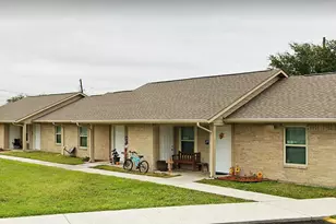 500 W Freeman St, Mathis, TX 78368 - Photo 5