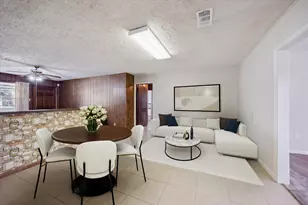 9706 Carmalee St, Houston, TX 77075 - Photo 15