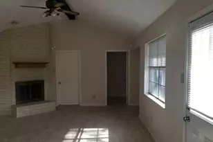 4327 Townes Forest Rd, Friendswood, TX 77546 - Photo 7