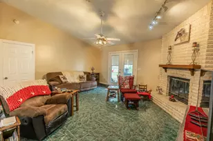 116 Briarwood Ln, Bellville, TX 77418 - Photo 3