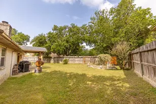 116 Briarwood Ln, Bellville, TX 77418 - Photo 11