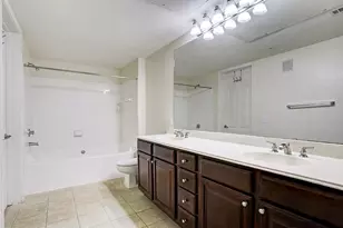 7575 Kirby Dr, Houston, TX 77030 - Photo 11