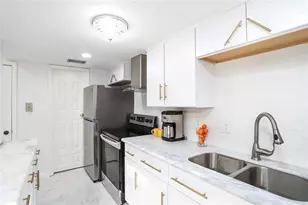 840 Threadneedle St, Houston, TX 77079 - Photo 11